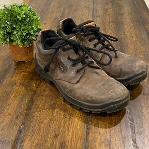 ECCO Men's GoreTex Dark Brown Leather Boots 🥾